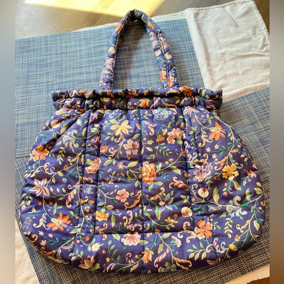 HOLDINGS Floral, Roomy Metal Collapsible Quilted Bag - Picture 1 of 13